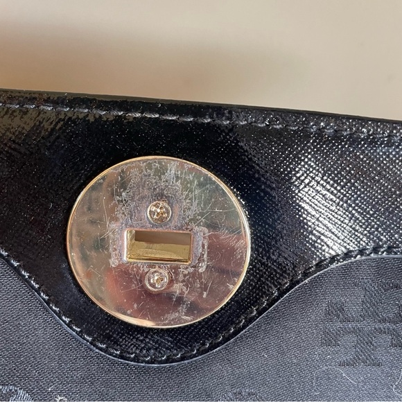 Tory Burch Adalyn Black Shoulder Bag Clutch Gold Patent Saffiano Leather - Picture 7 of 10